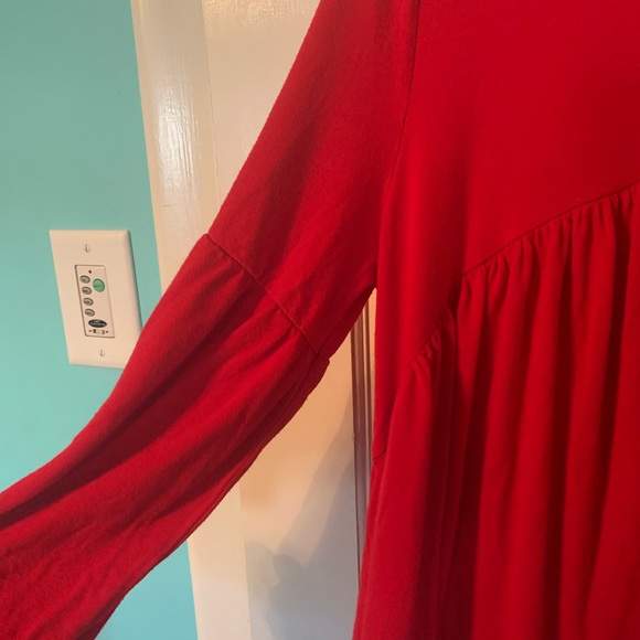 Eri + Ali Red Shay Gathered Swing Top - Picture 5 of 10